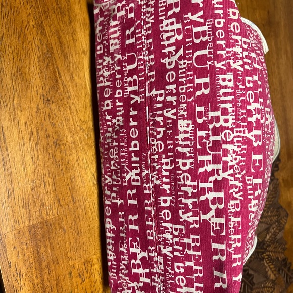 Authentic Burberry - Picture 3 of 15